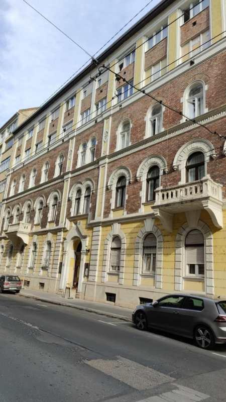 U Home Central Budapest Esterno foto